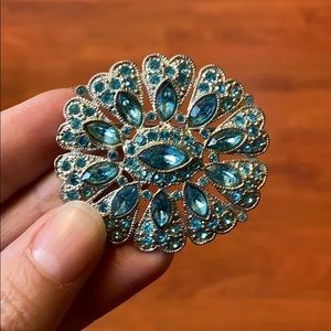 Turquoise crystal broach